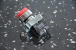 PULSADOR ROJO NC SALIDO (NO AL RAZ)  22MM CAJAX10UND