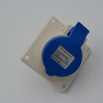 TOMA EMPOTRABLE 16AMP 2P+T AZUL IP44 S1463