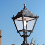 FAROLA ORNAMENTAL ELIA NEGRO MATE CON FOCO  LED E27 60W 3K