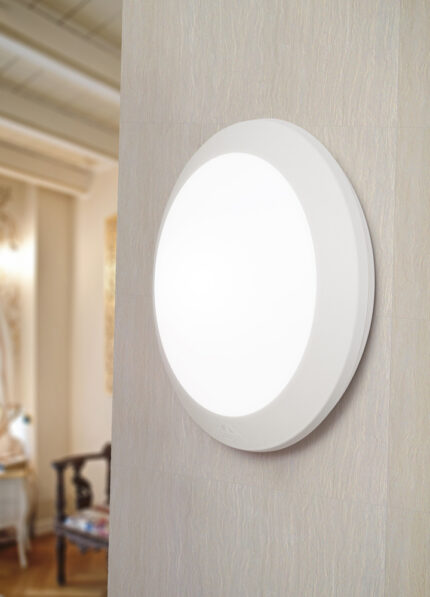 PLAFON DE EXTERIOR IP66 DECORATIVO IDEAL PARA PLAYA - MODELO UMBERTA EN BLANCO NO INCLUYE FOCO