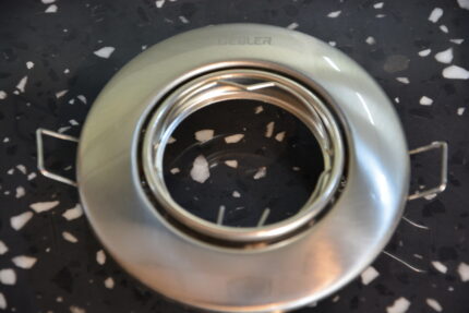 BASE SPOT MOVIBLE DECORATIVO COLOR SATIN CHROME MATERIAL FIERRO