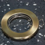 BASE SPOT FIJO DECORATIVO COLOR ANTIQUE BRASS BRONCE ANTIGUO MATERIAL FIERRO