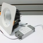 DOWLIGHT LED TIPO COB CON VIDRIO AL RAZ FORMA CUADRADA 10W 3K  PROFESIONAL FACTOR 0.9